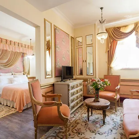 Stroganov & Hotell 5*