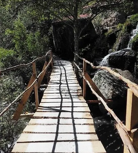 Stroganov & ホテル オリヴェイラ・ド・オスピタル