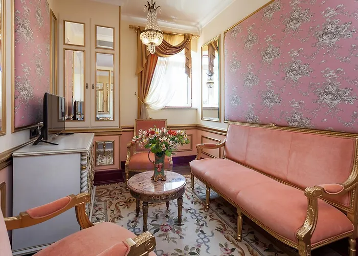 ホテル Stroganov &