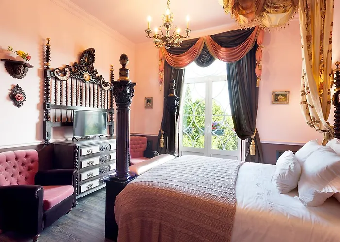 Stroganov & ホテル