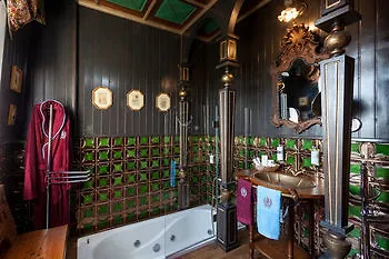 Stroganov & ホテル オリヴェイラ・ド・オスピタル