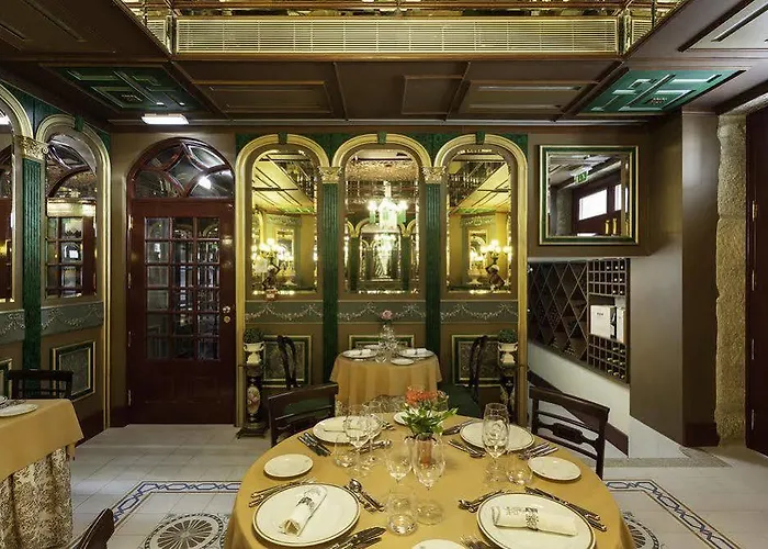 Stroganov & 5* オリヴェイラ・ド・オスピタル