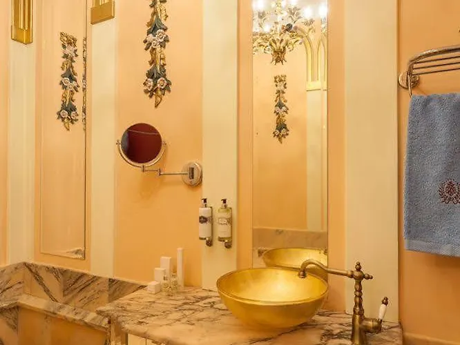 Stroganov & 5* オリヴェイラ・ド・オスピタル