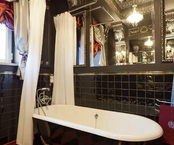 Stroganov & 5* オリヴェイラ・ド・オスピタル