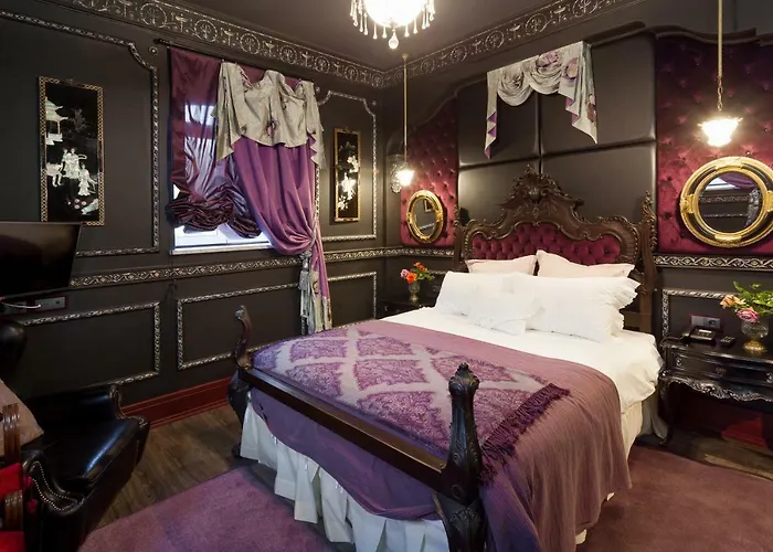 Stroganov & オリヴェイラ・ド・オスピタル