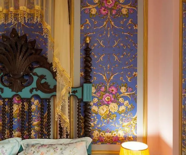 Stroganov & ホテル