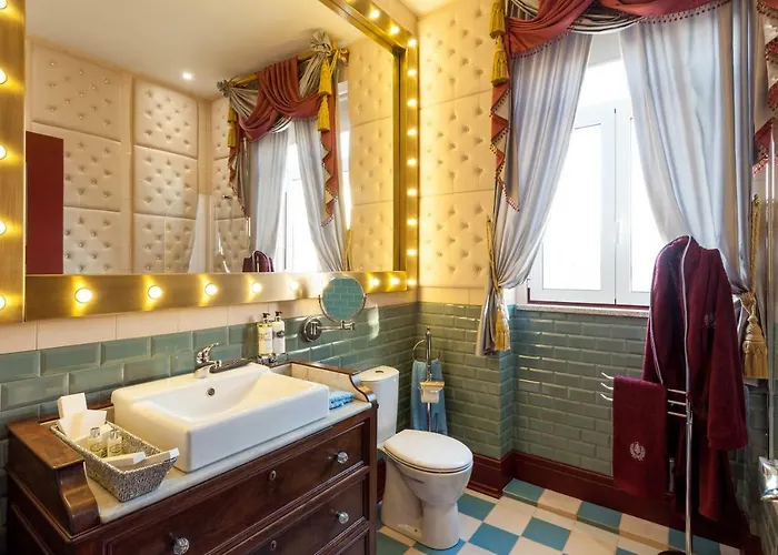 Stroganov & ホテル オリヴェイラ・ド・オスピタル