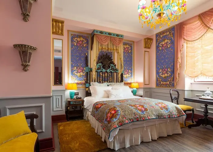 Stroganov & オリヴェイラ・ド・オスピタル