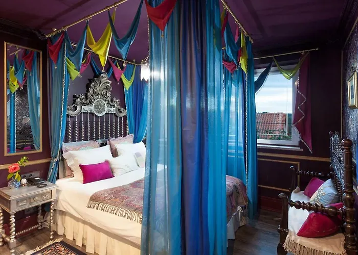 Stroganov & オリヴェイラ・ド・オスピタル