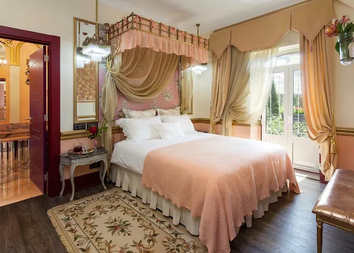 Stroganov & オリヴェイラ・ド・オスピタル